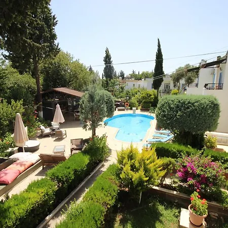 Апарт-отель Cennet Битез